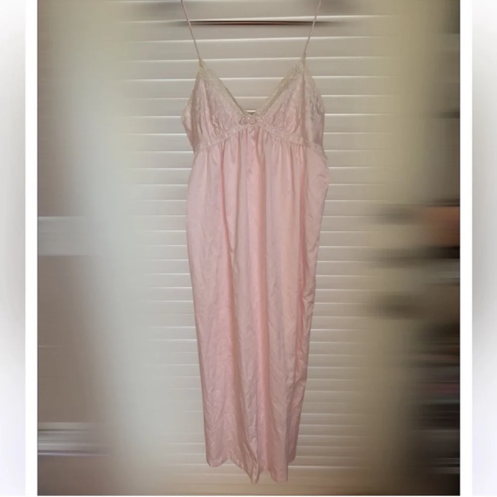 Vintage Christian Dior Soft Pink Lace Chemise Lingered
size M - Picture 4 of 17